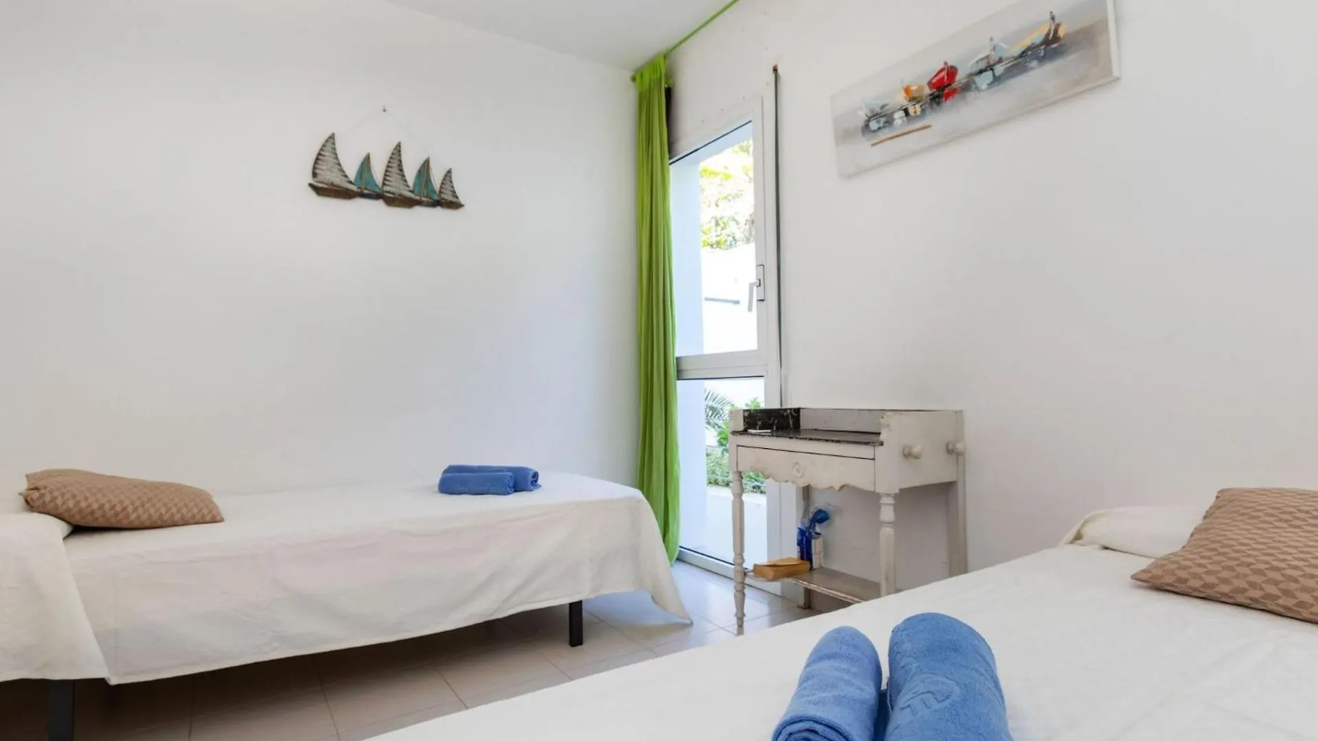 Apartment Grifeu-2 By Interhome يانكا