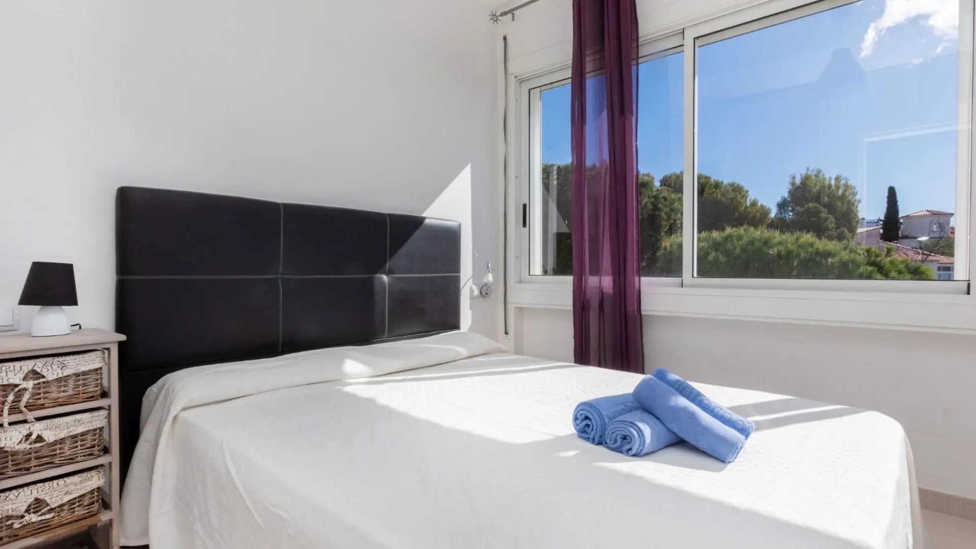 Apartment Grifeu-2 By Interhome يانكا 0*,